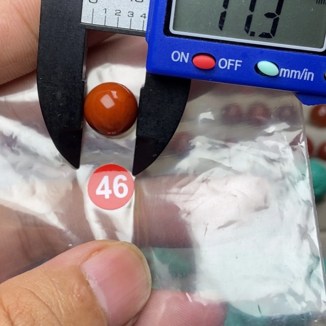 南红玛瑙未镶嵌南红玛瑙有瑕疵