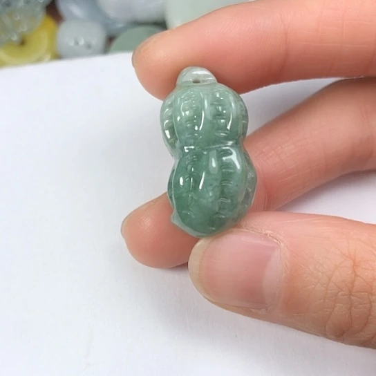 翡翠未镶嵌颈饰缅甸A货，每天下午1点半开播