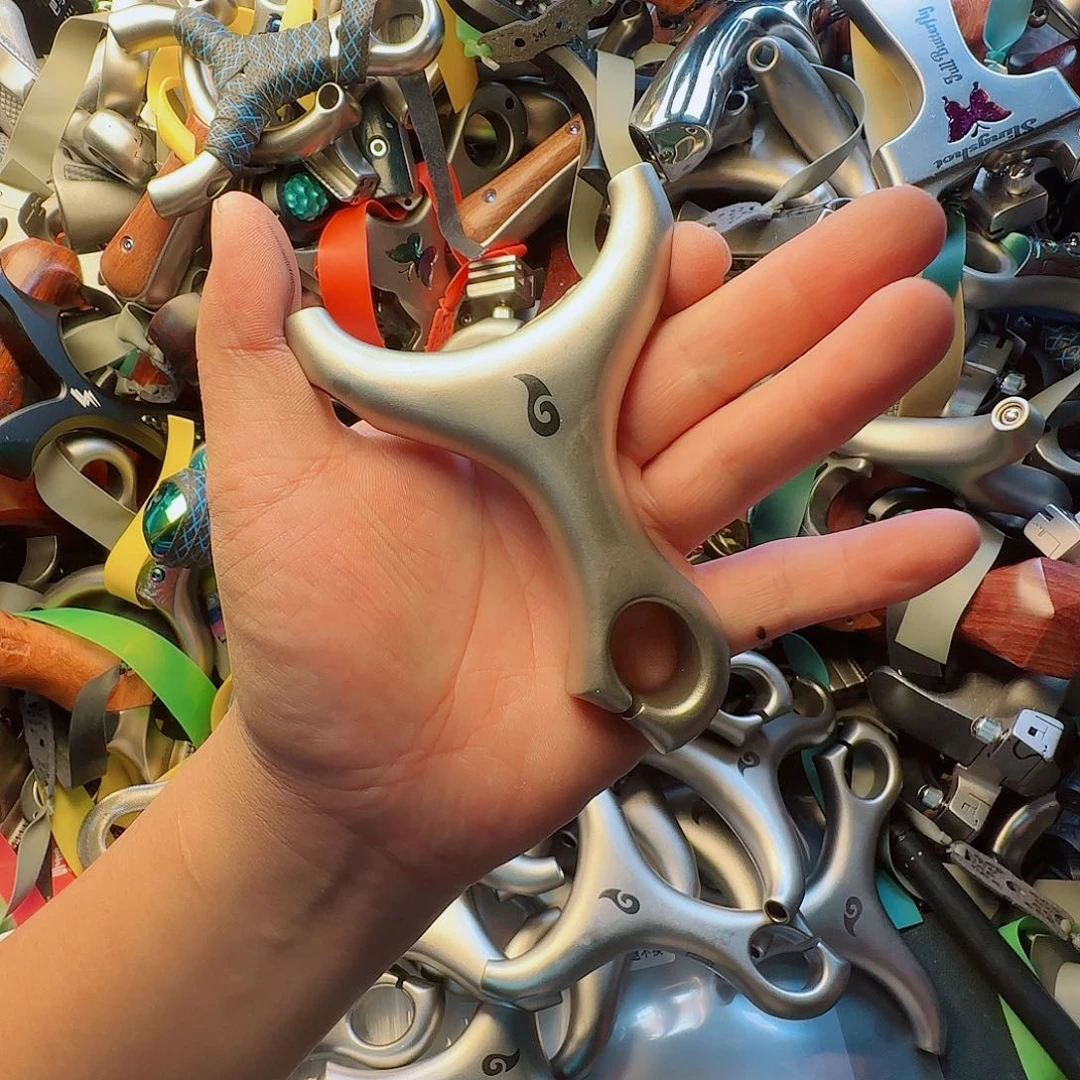 哪吒二代送皮筋卡球