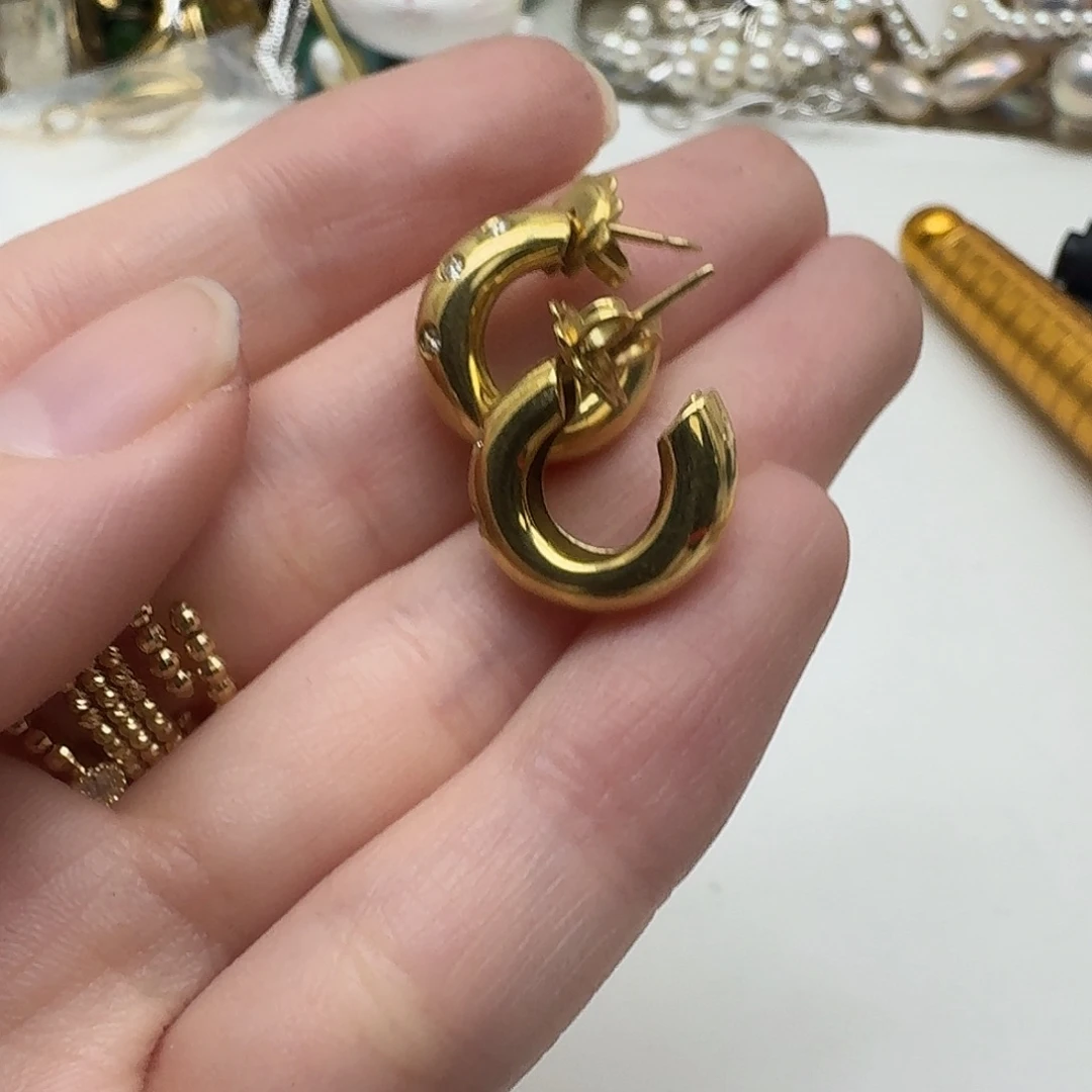 未镶嵌钻石耳饰成品