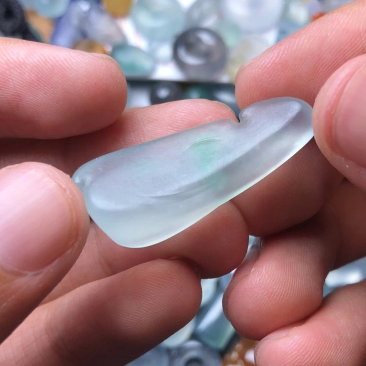 定制翡翠未镶嵌挂件