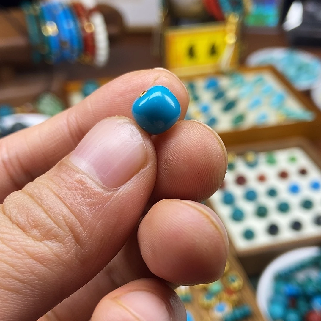 绿松石未镶嵌珠宝奇石