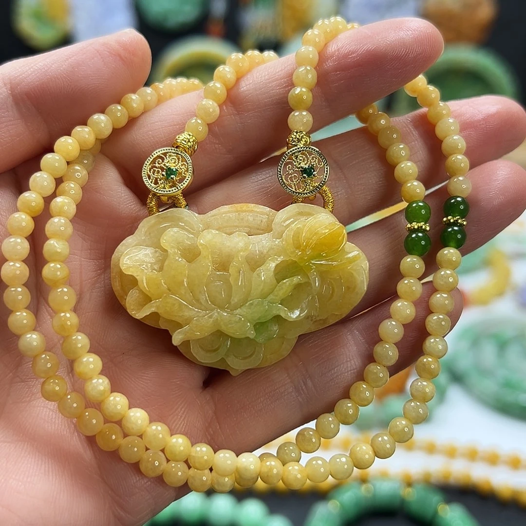 翡翠未镶嵌颈饰吊坠