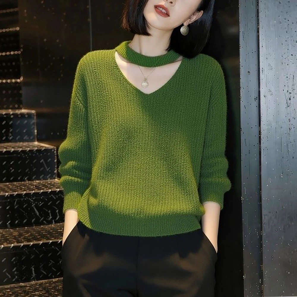 绿色V领挂脖毛衣女士秋冬新款高级感宽松显瘦内搭打底针织衫上衣