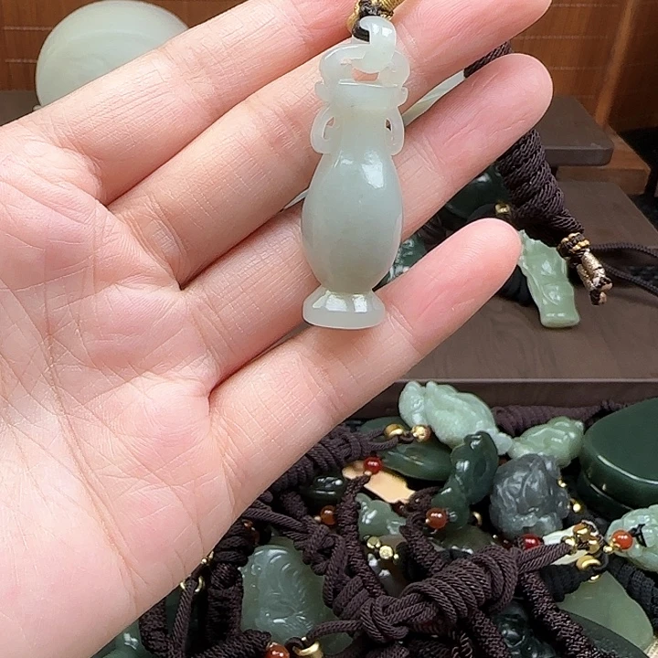 和田玉未镶嵌吊坠(不含链)