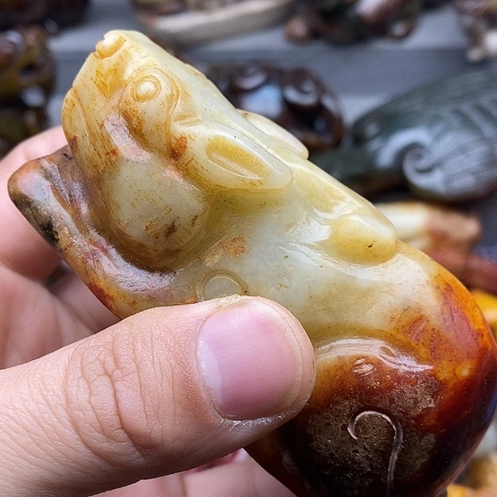 未镶嵌蛇纹石玉颈饰