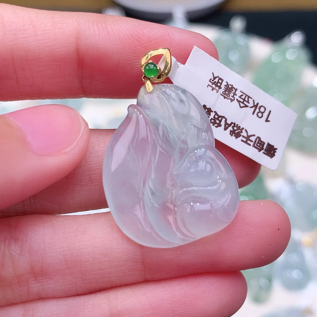 颈饰18K金镶嵌翡翠