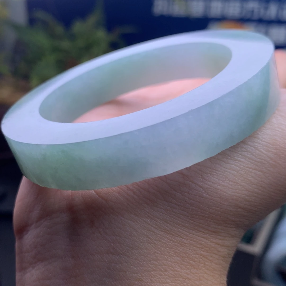 定制翡翠未镶嵌手镯不退不换