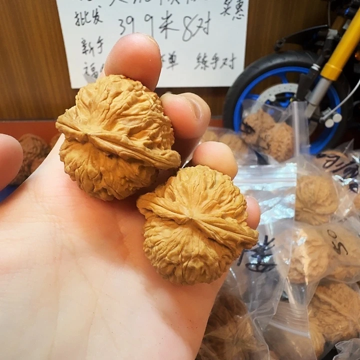 桃核吊坠36尺白狮子