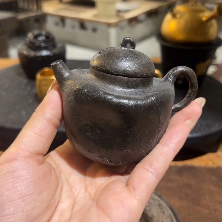 景德镇鱼和熊手工陶艺