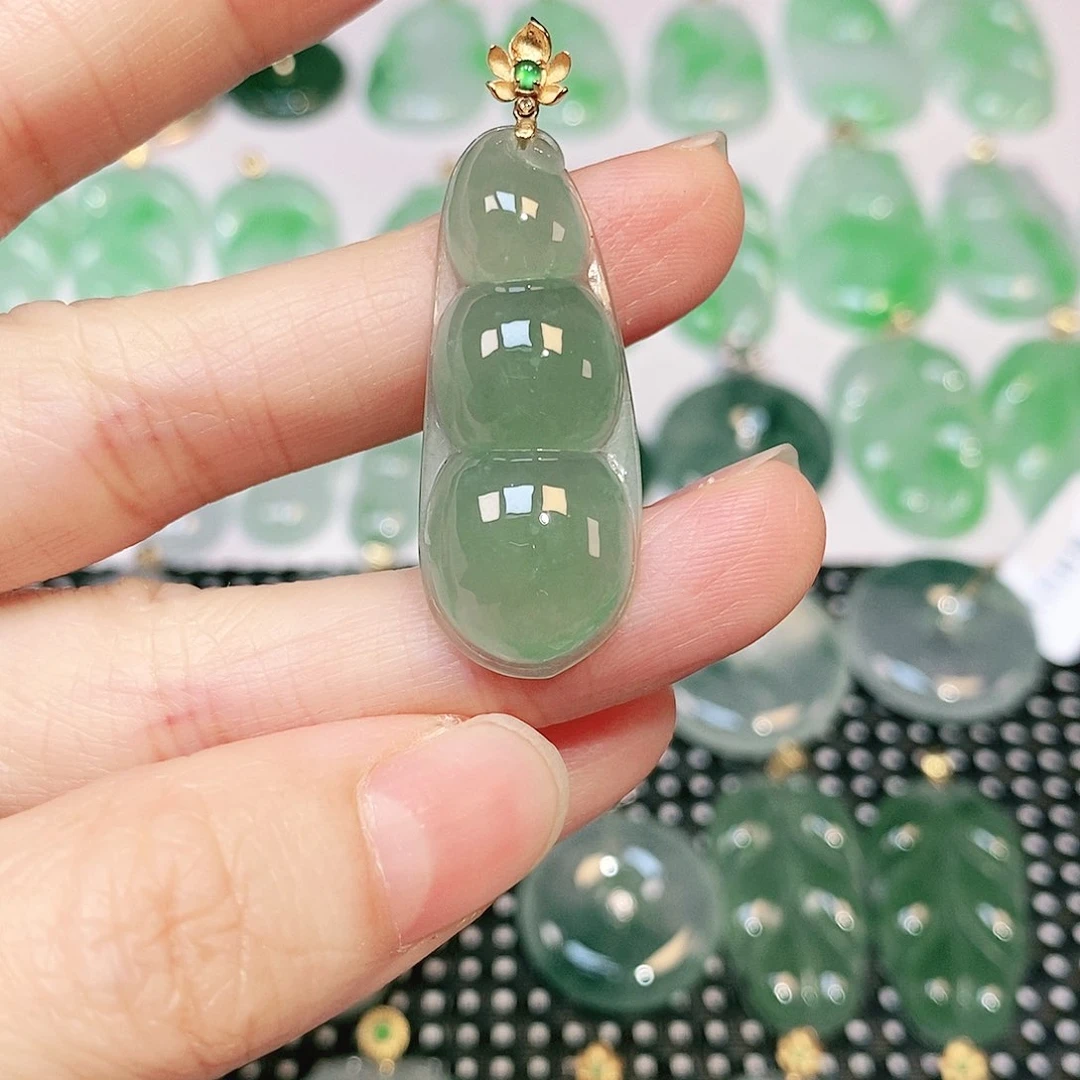 翡翠吊坠(不含链)18K金镶嵌