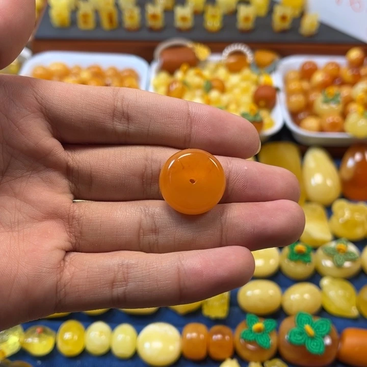 琥珀未镶嵌裸石卡19大加老蜡平安扣