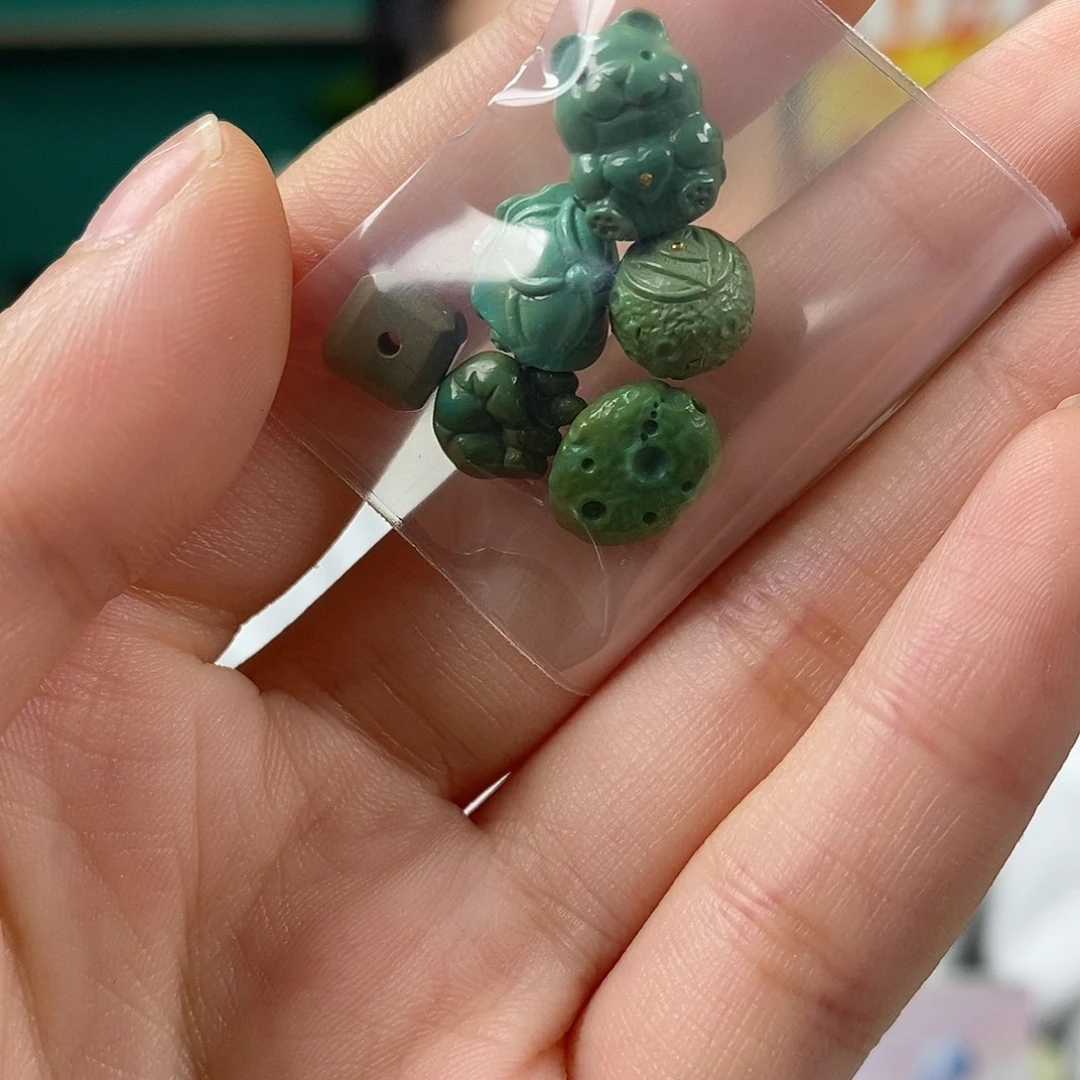 绿松石未镶嵌珠宝奇石