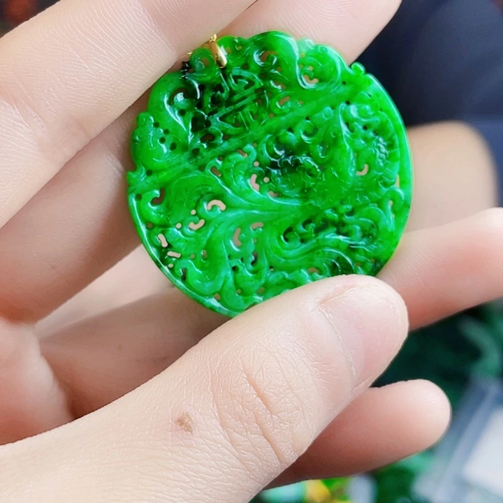 翡翠18K金镶嵌颈饰多样性