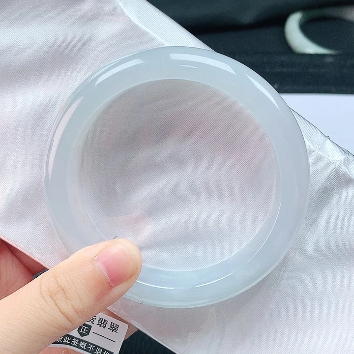 翡翠手镯未镶嵌57圈