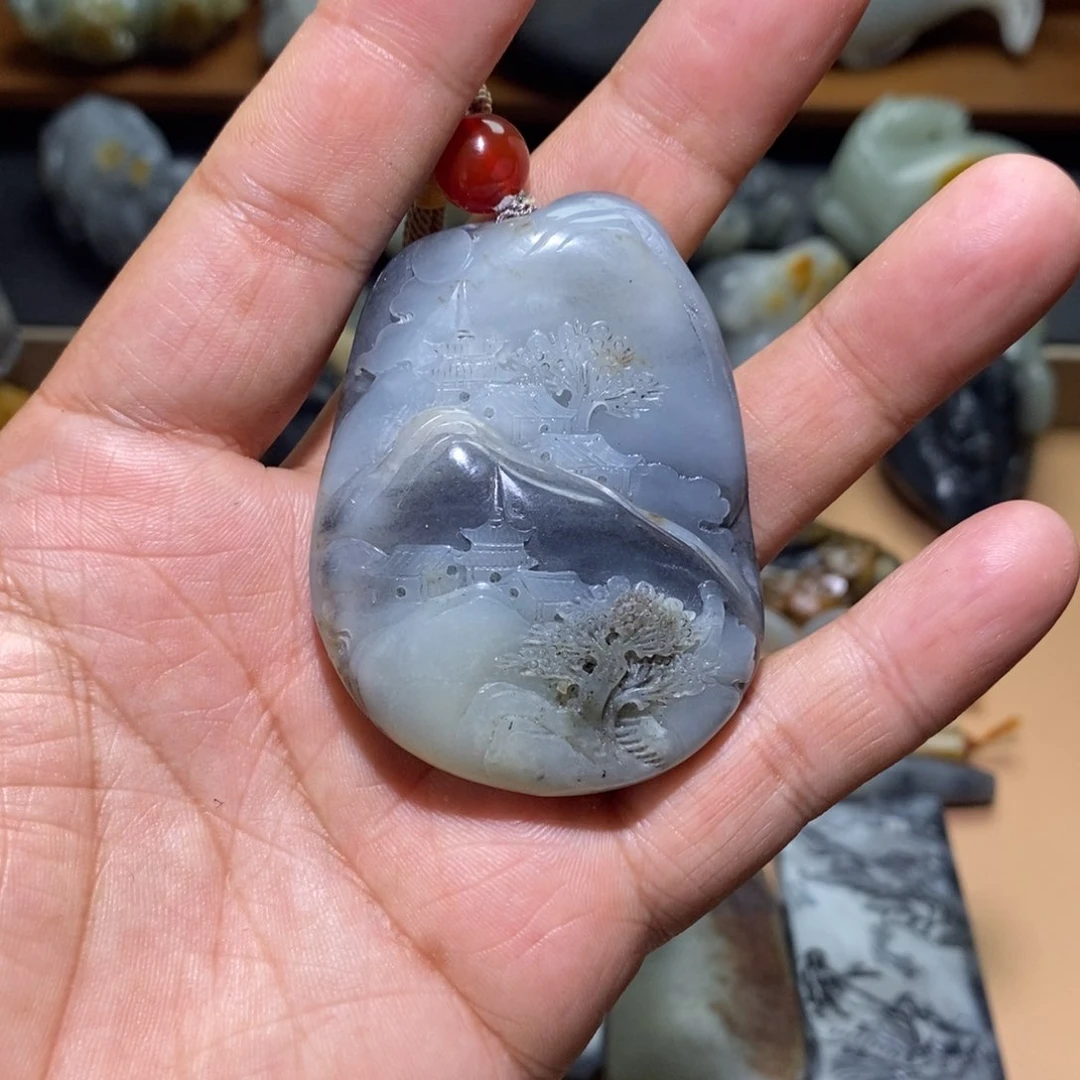 和田玉未镶嵌把件