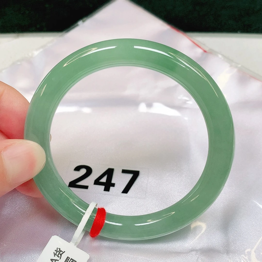 翡翠手镯（圆镯）未镶嵌247