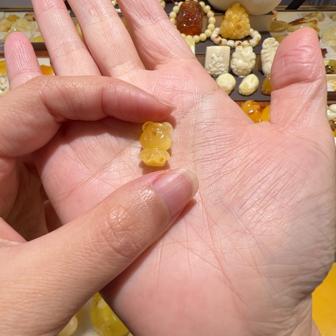 琥珀未镶嵌裸石蜜蜡