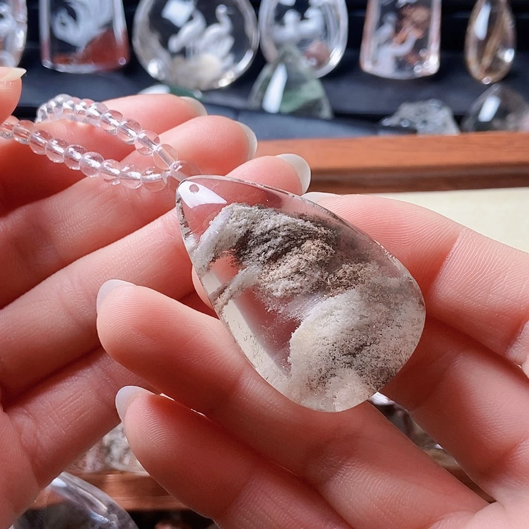 颈饰水晶未镶嵌灰白幽灵