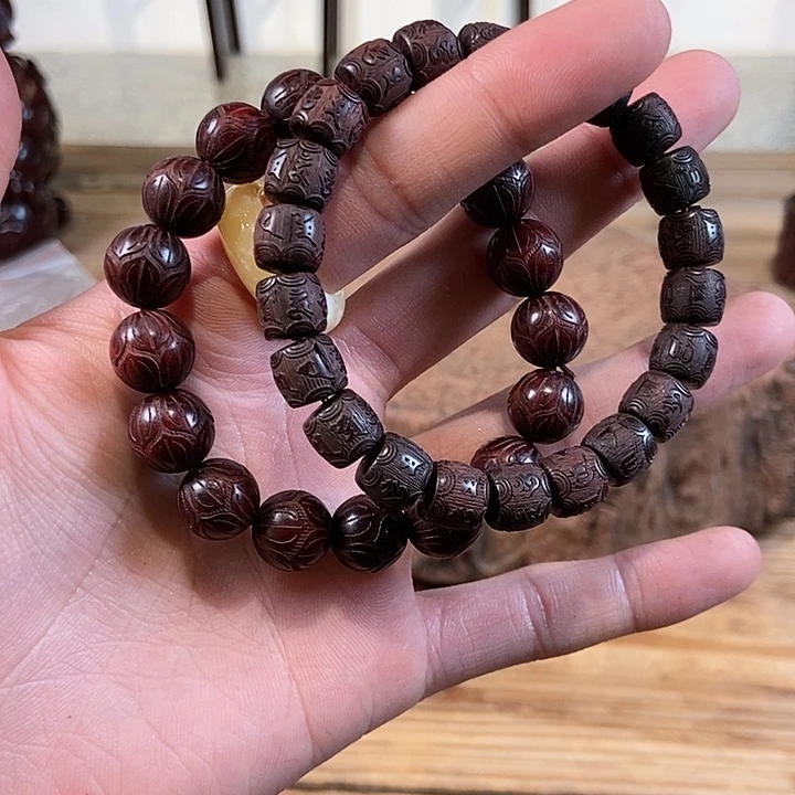1***6紫檀木类端景台手串