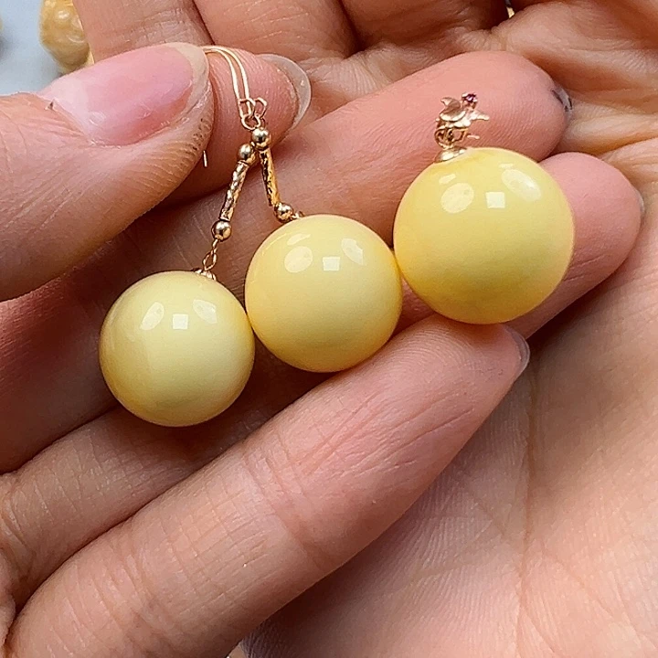 蜜蜡未镶嵌珠宝奇石
