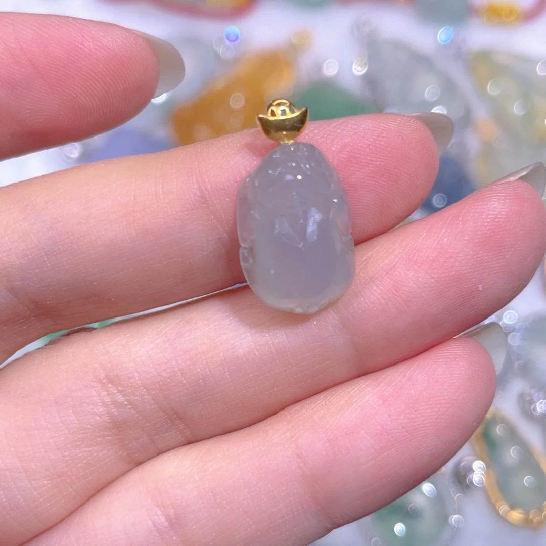 颈饰18K金镶嵌翡翠