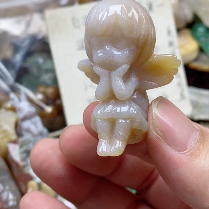 硅化珊瑚（珊瑚玉）未镶嵌颈饰