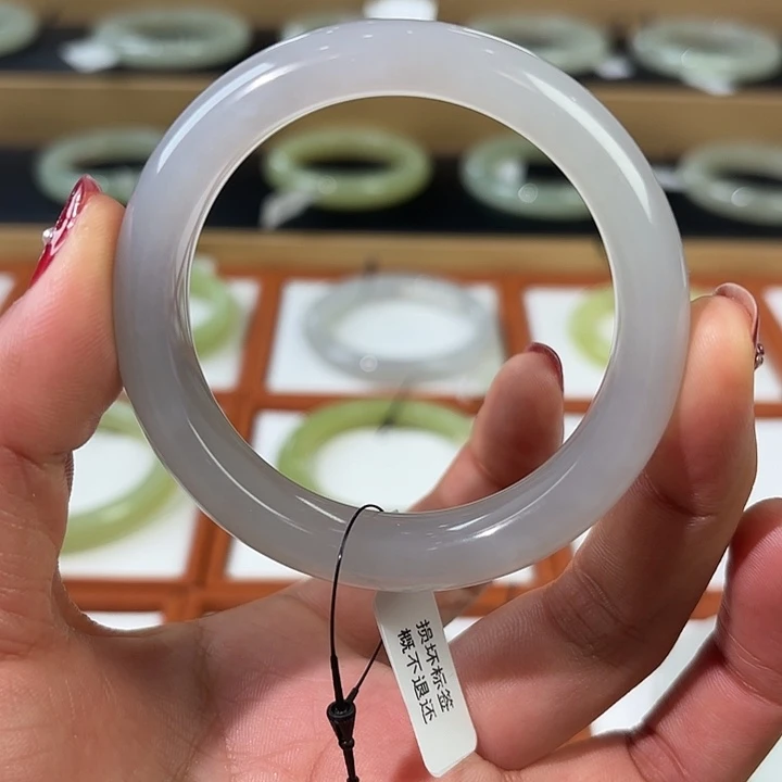 和田玉（糖玉）未镶嵌手镯