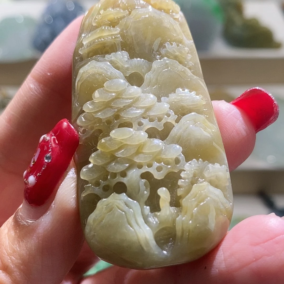 【闪购商品】翡翠颈饰未镶嵌山水
