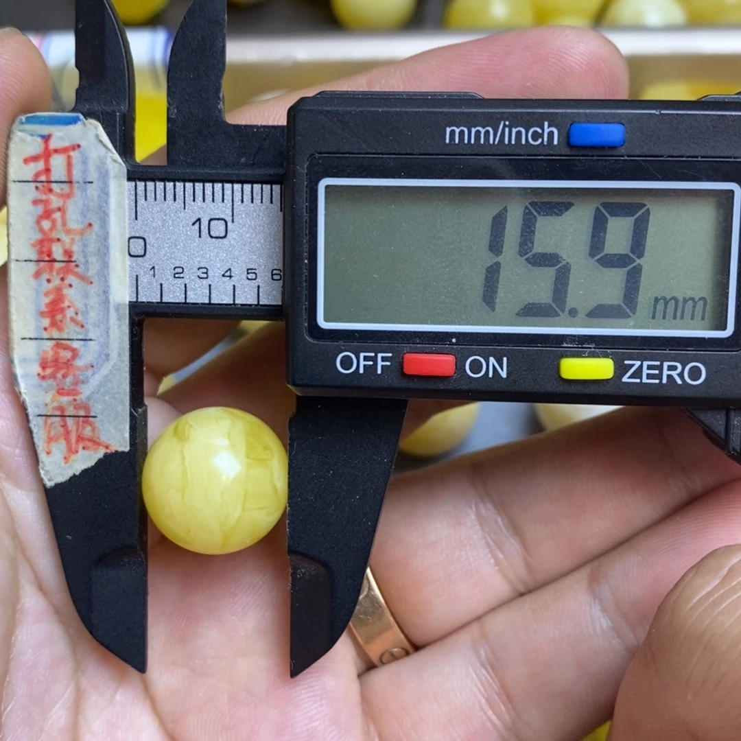 蜜蜡未镶嵌裸石15.9圆珠微皮色