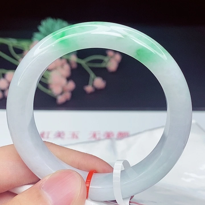翡翠手镯未镶嵌53圈口