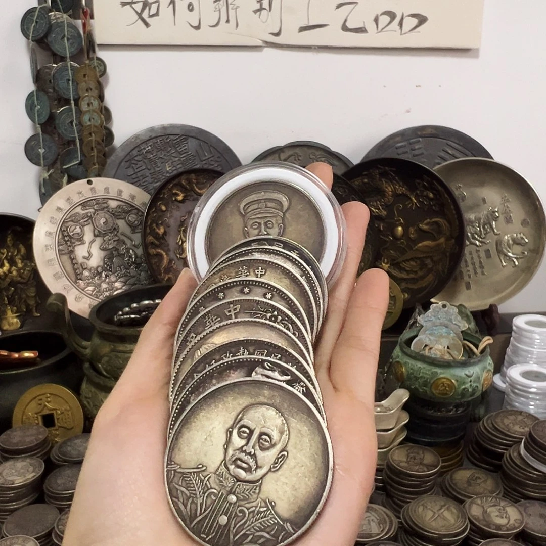金属复古工艺品人物