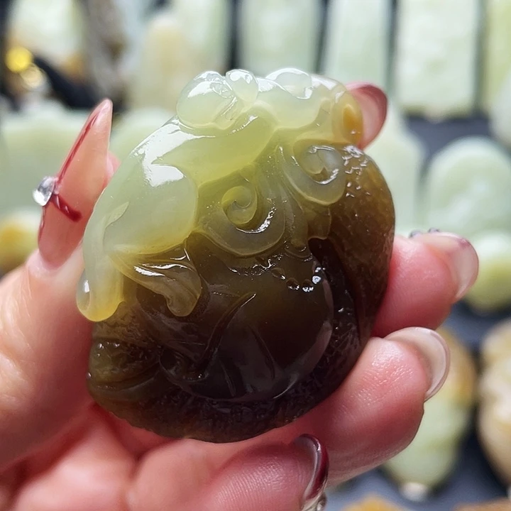 和田玉（糖玉）未镶嵌颈饰