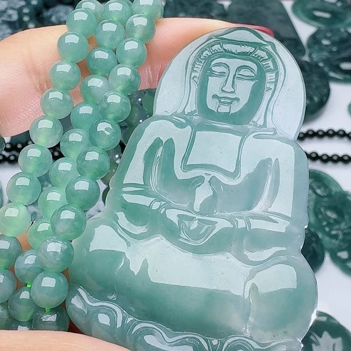 颈饰未镶嵌翡翠天然的A货翡翠多样性发其一