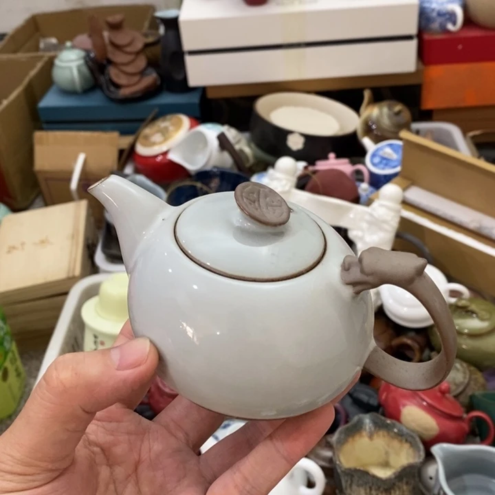 陶瓷艺术品及陶瓷壶