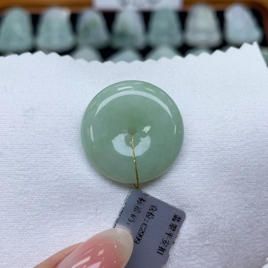 颈饰未镶嵌翡翠平安扣