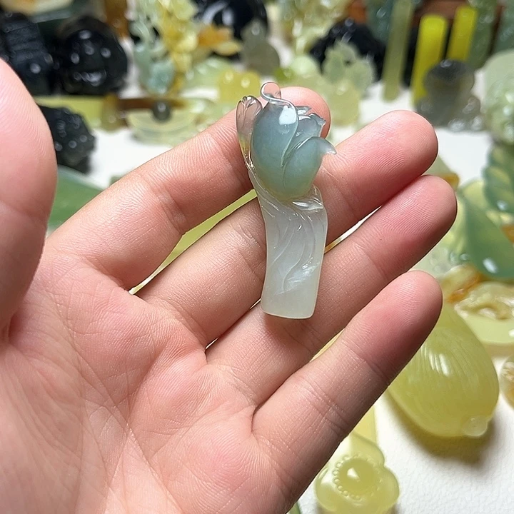 未镶嵌蛇纹石玉颈饰