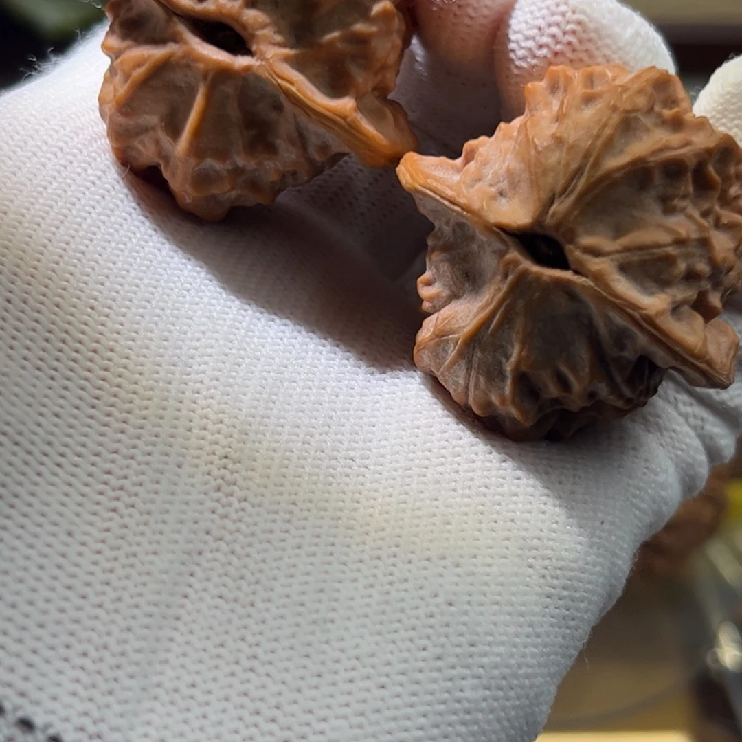 文玩核桃吊坠瓷娃娃37.5