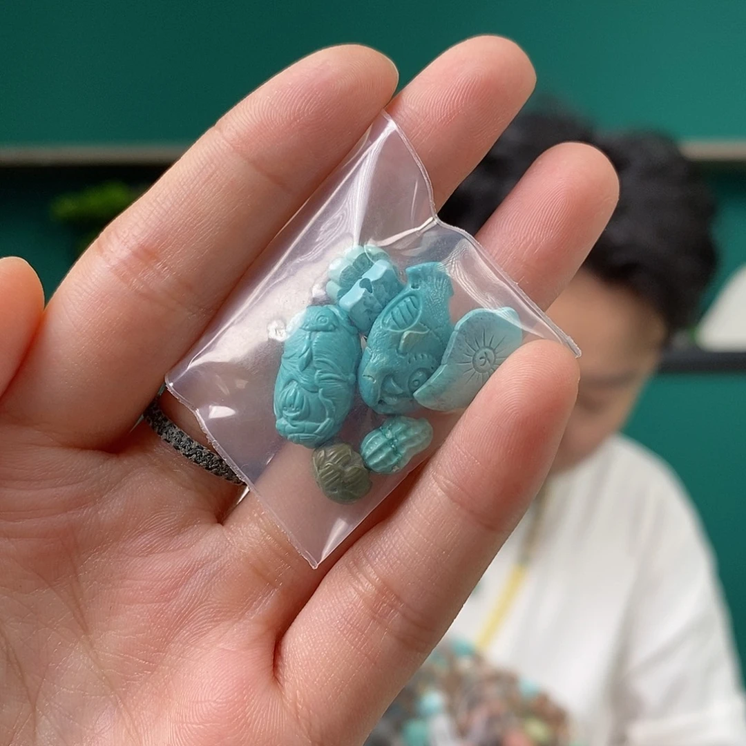 绿松石未镶嵌珠宝奇石
