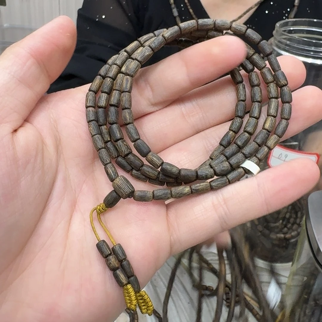 沉香沉香碎屑白棋母树沉水树心 9.9 克多样性发一