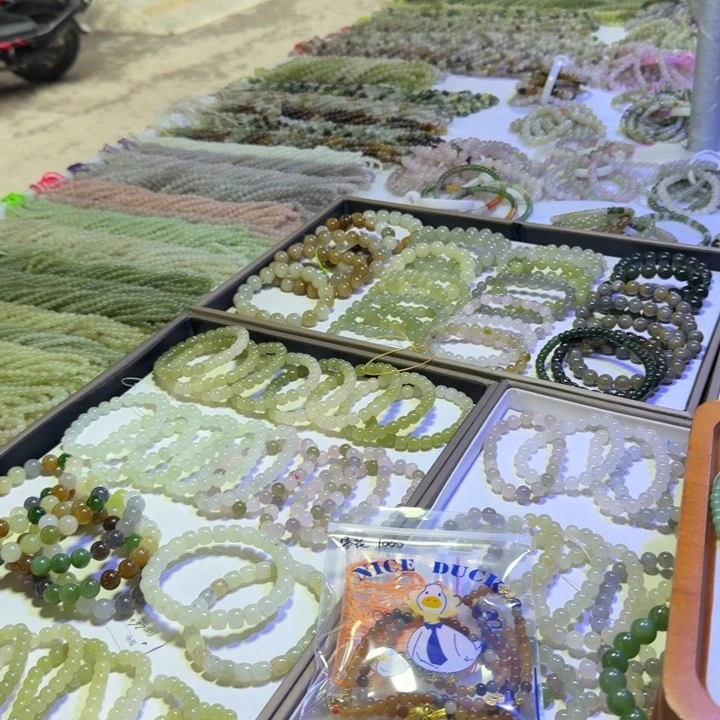 树****未镶嵌手链和田玉