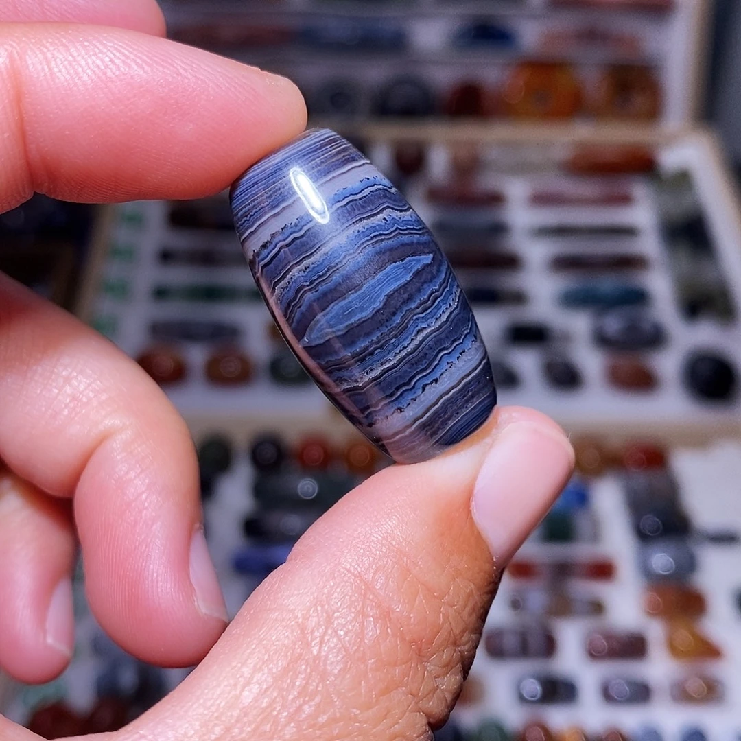 琥珀未镶嵌吊坠……