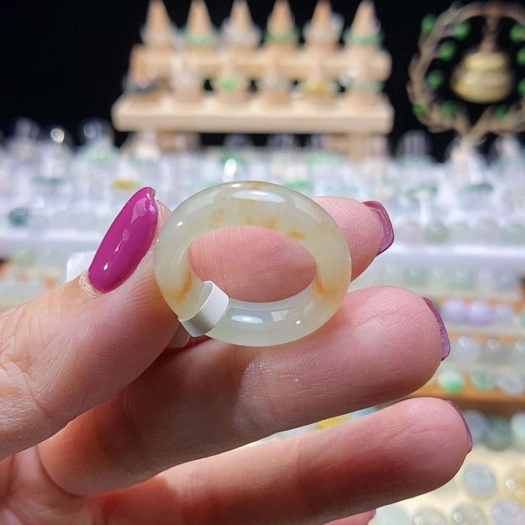 翡翠未镶嵌颈饰10号洒金戒指