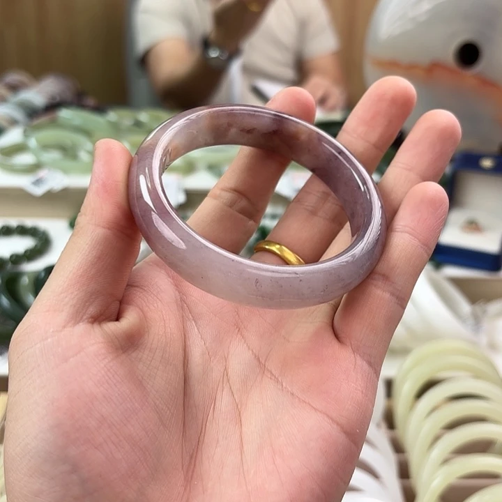 透闪石质玉手镯未镶嵌不****