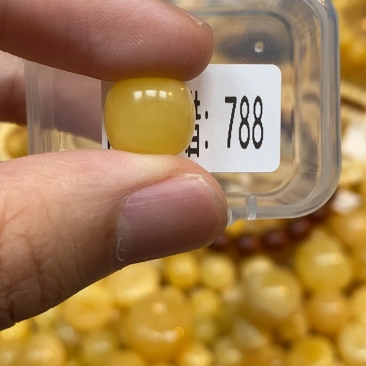琥珀未镶嵌珠宝奇石788