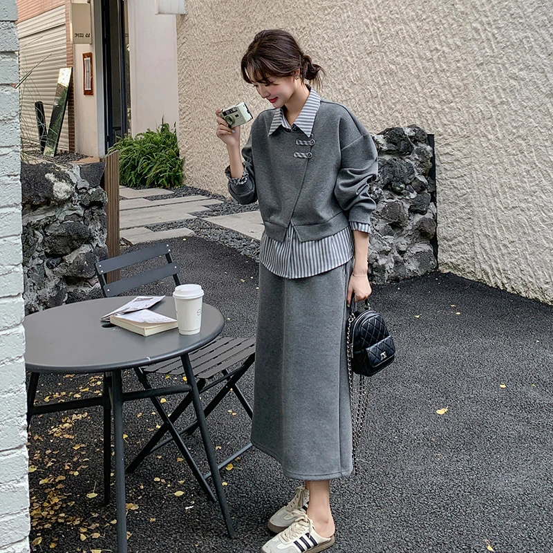 灰色韩系休闲套装女秋季2025新款设计感条纹拼接卫衣半身裙两件套