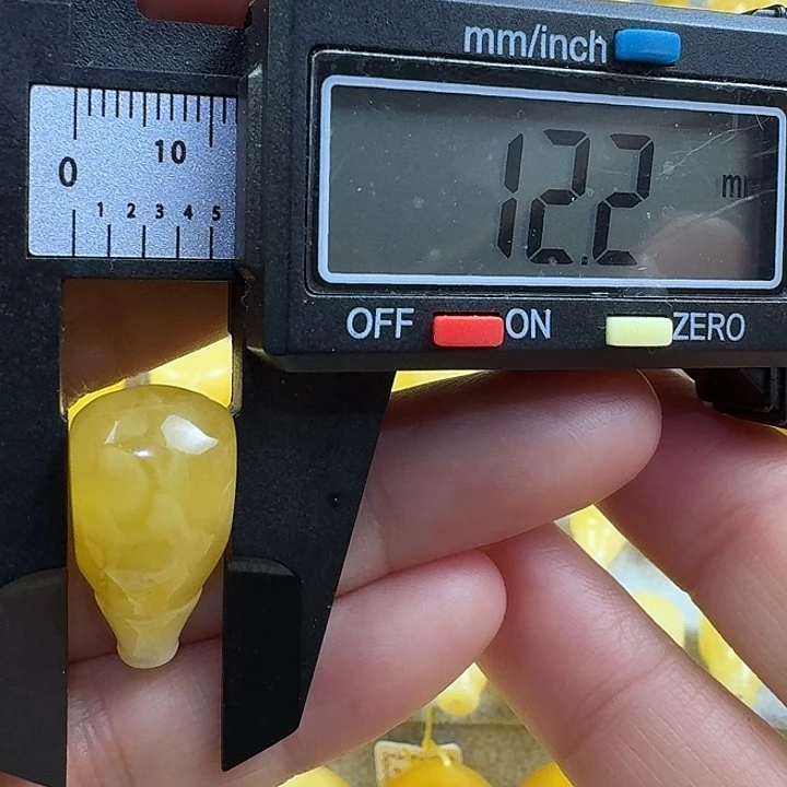 蜜蜡未镶嵌裸石12杂