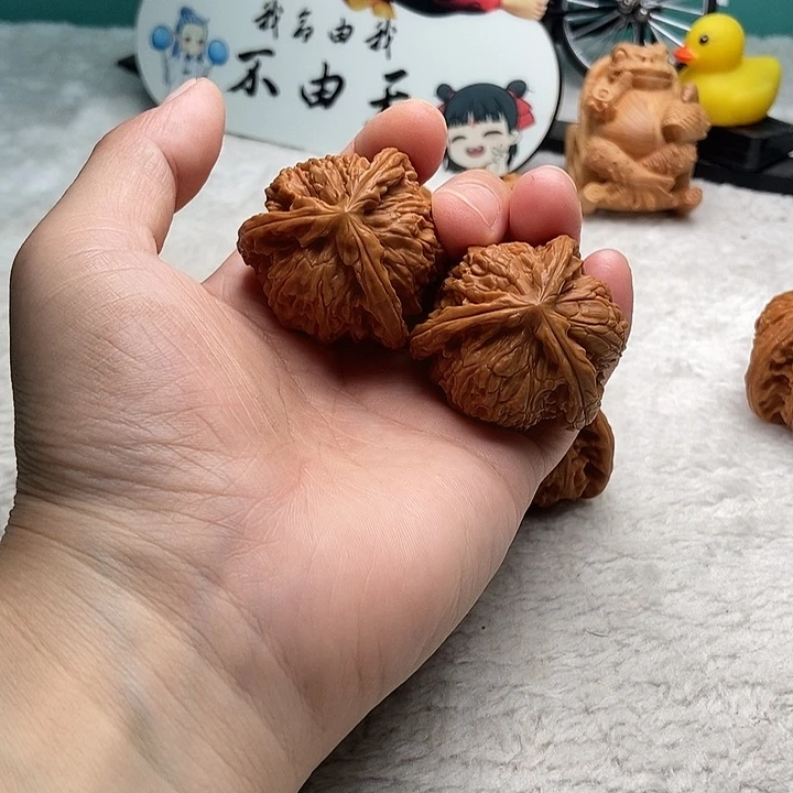 文玩核桃把件阿****?三棱