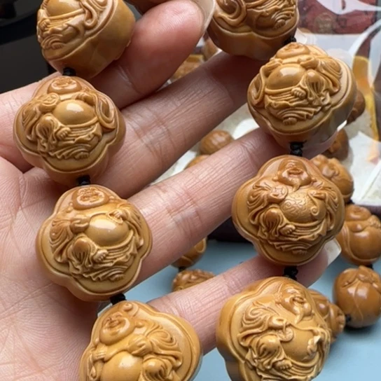橄榄核手串雕刻工艺