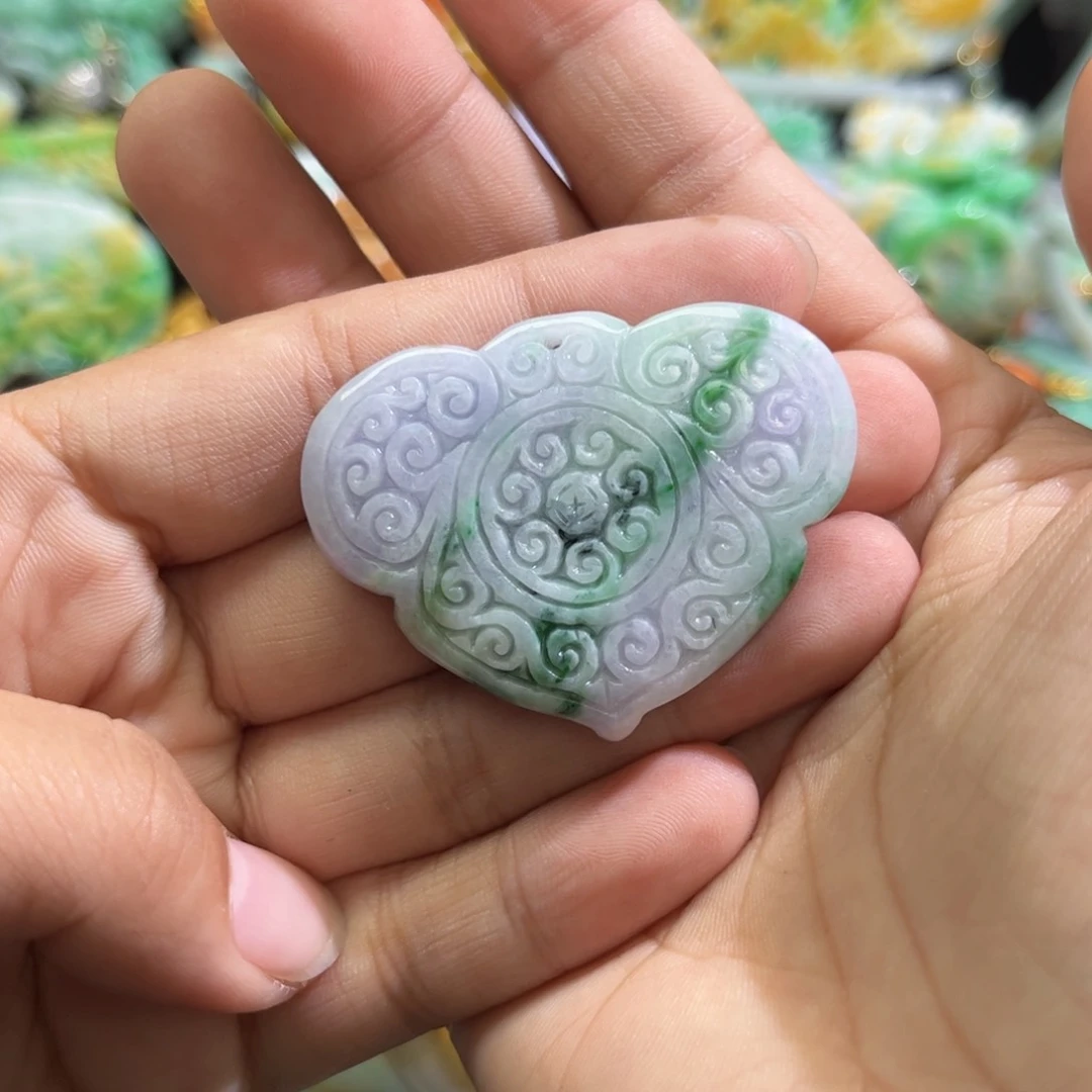 翡翠未镶嵌颈饰待编织